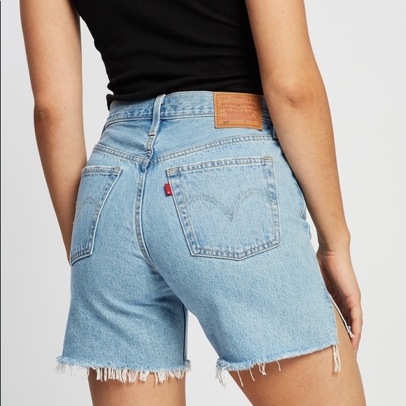 NWT Levis Mid Thigh Shorts- Luxor Capital - Picture 3 of 14